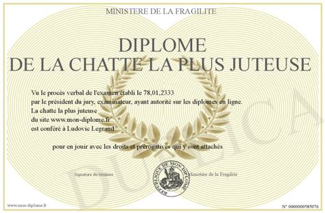 18:50 Ejaculation buccale. Description: Laura exhibe sa grosse moule rasee et juteuse en gros plan ce qui fait vite dresser la queue du cadreur. La salope lui prend la queue a pleine bouche et lui aspire le gland. Il explose la choune de la brune devant ses copines. Apres l'avoir bien limee, il gicle son sperme dans la bouche de la coquine.